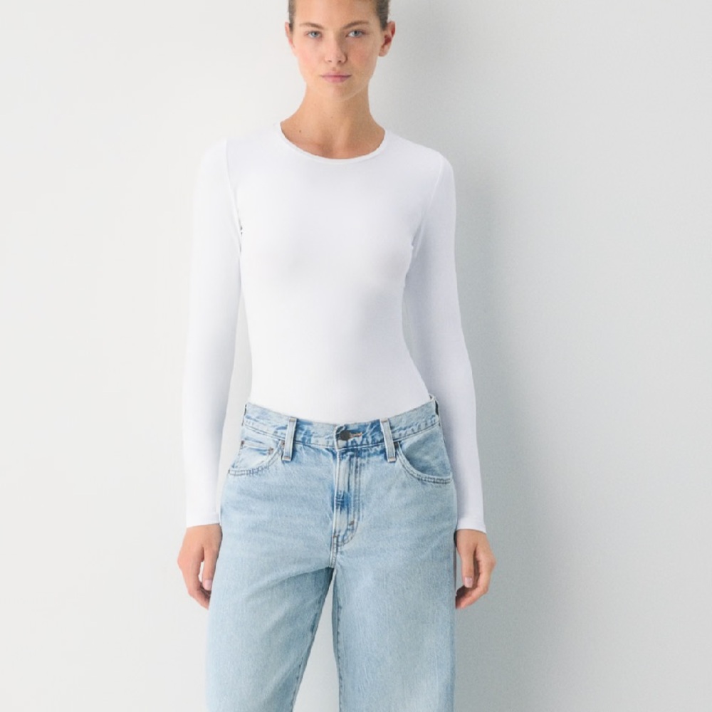 Aritzia Contour Long Sleeve